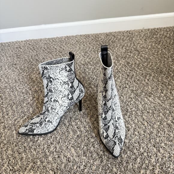 Steve Madden Sock Boots Ender Knit Stretch Pointed Boot Size 7 Gray White Black - Picture 4 of 9